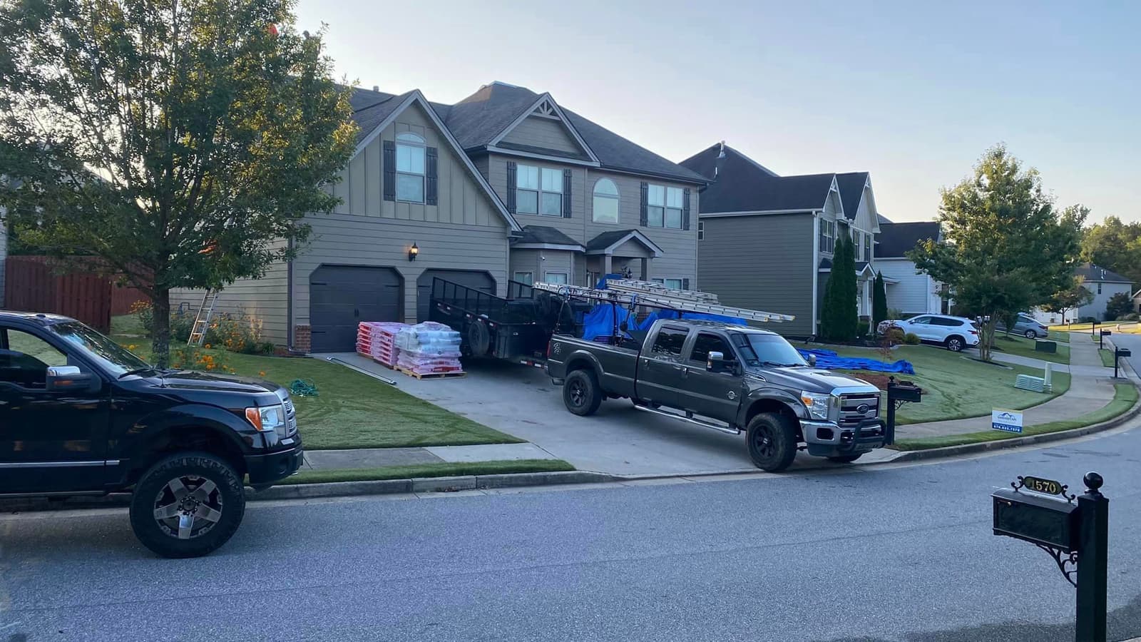 Samaritan Roofing contractors working on a home in Dawson County GA